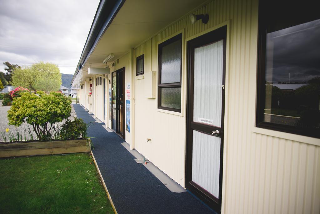 Alpenhorn Motel Te Anau Exterior foto