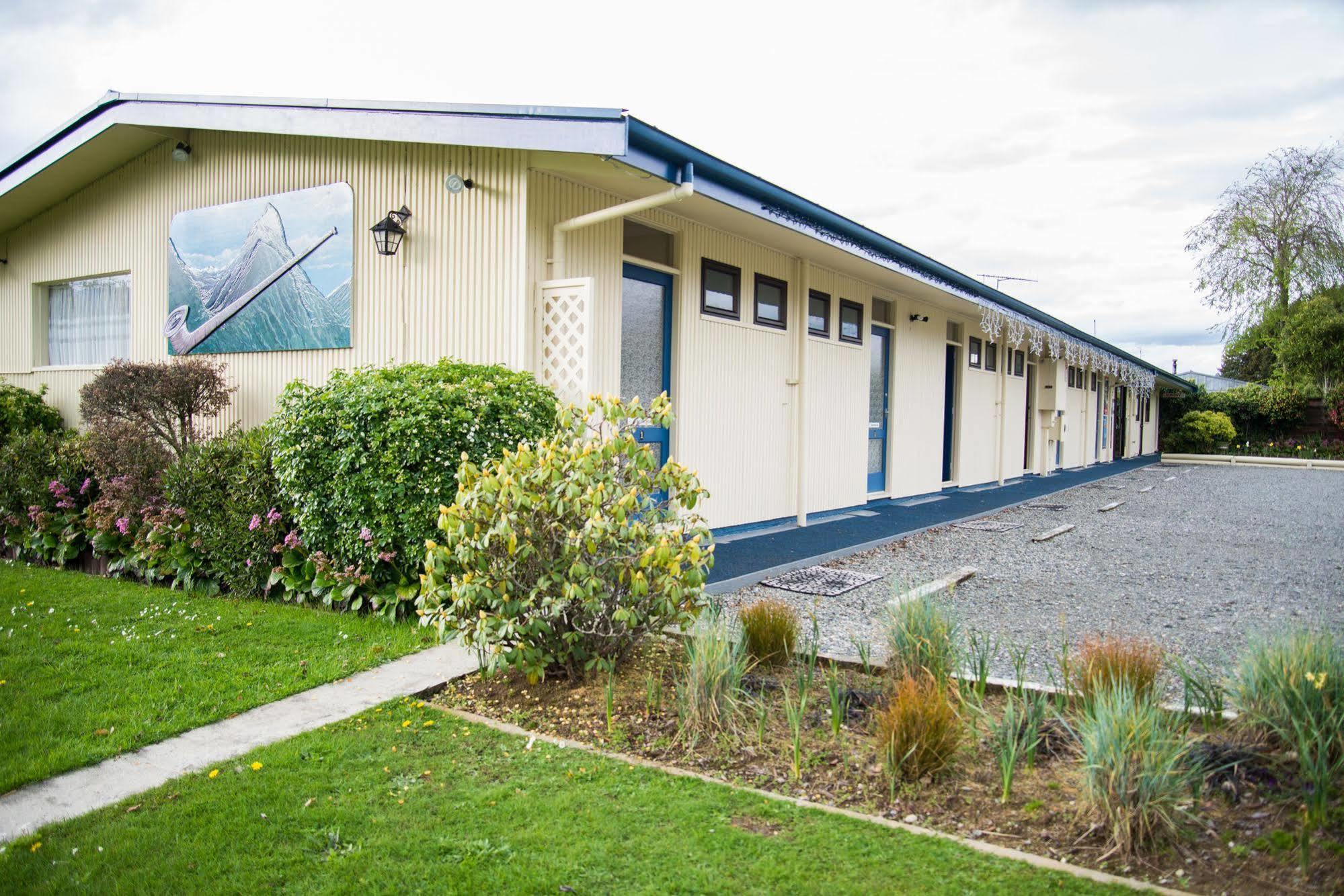 Alpenhorn Motel Te Anau Exterior foto